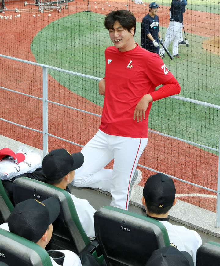 [서울=뉴시스] 김광현이 진행하는 유소년 야구 선수 멘토링 프로그램 'KK 드림업 프로젝트'. (사진 = SSG 랜더스 제공) *재판매 및 DB 금지