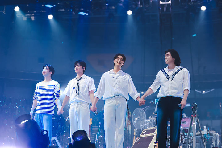 [서울=뉴시스] 데이식스 '세 번째 월드투어 '포에버 영' 피날레 인 서울'. (사진 = JYP엔터테인먼트 제공) 2025.05.18. photo@newsis.com *재판매 및 DB 금지