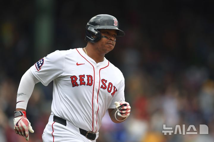 [보스턴=AP/뉴시스] 메이저리그 보스턴 레드삭스에서 샌프란시스코 자이언츠로 이적한 라파엘 디버스. 2025.05.18.