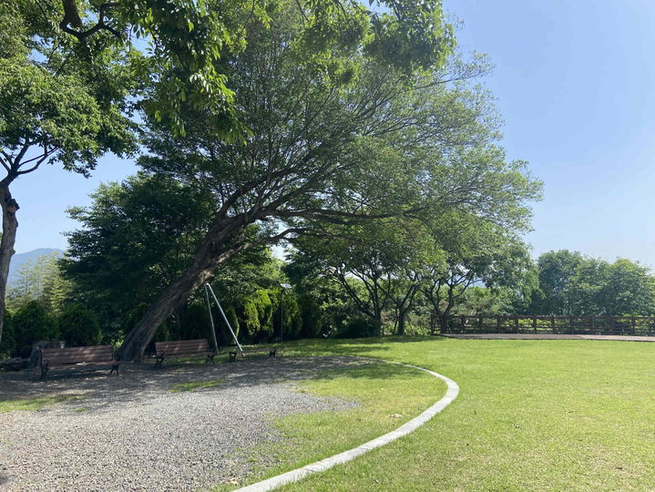 [밀양=뉴시스] 당말리공원 잔디광장. (사진=밀양시 제공) 2025.05.19. photo@newsis.com *재판매 및 DB 금지