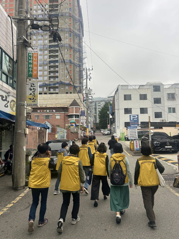 [양산=뉴시스] 양산시가 여성친화도시 조성의 하나로 여성 안심귀갓길 및 안심구역 안전모니터링 활동을 진행한다. (사진=양산시 제공) 2025.05.20. photo@newsis.com *재판매 및 DB 금지