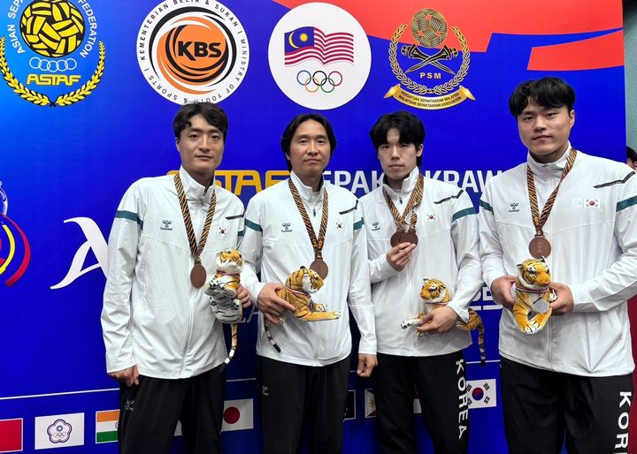 [청주=뉴시스] 왼쪽부터 세팍타크로 국가대표 박철희, 김종흔 감독, 김영철, 남상훈. photo@newsis.com *재판매 및 DB 금지