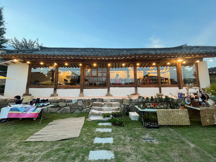 [밀양=뉴시스] 교동 향교·고가촌에 조성된 볕뉘 전경. (사진=밀양시 제공) 2025.05.20. photo@newsis.com *재판매 및 DB 금지