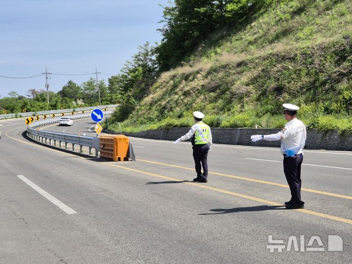 [포항=뉴시스] 안병철 기자 = 경북 포항북부경찰서는 지난 18일 주요 관광지 일대에서 음주단속을 실시해 총 9건의 교통법규 위반을 적발했다.(사진=포항북부경찰서 제공) 2025.05.19. photo@newsis.com