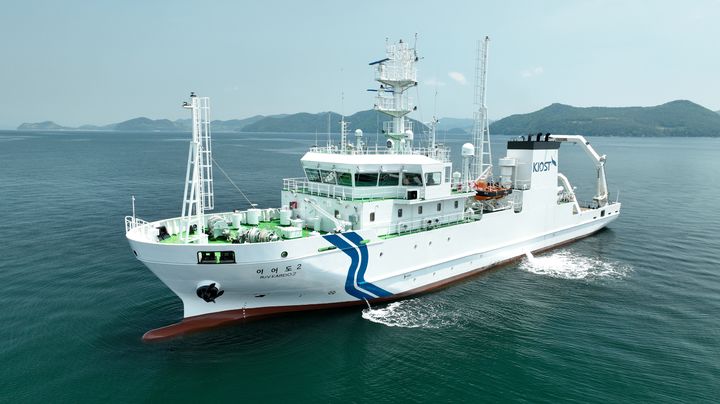 [부산=뉴시스] 시험 운항 중인 이어도2호 (사진=한국해양과학기술원 제공) 2025.05.20. photo@newsis.com *재판매 및 DB 금지