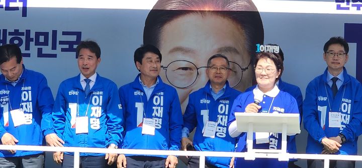 [하동=뉴시스]민주당, 화개장터서 영·호남 합동 유세. 사진은 권향엽(전남 순천시광양시곡성군구례군) 국회의원. 2025.05.20.sky@newsis.com *재판매 및 DB 금지