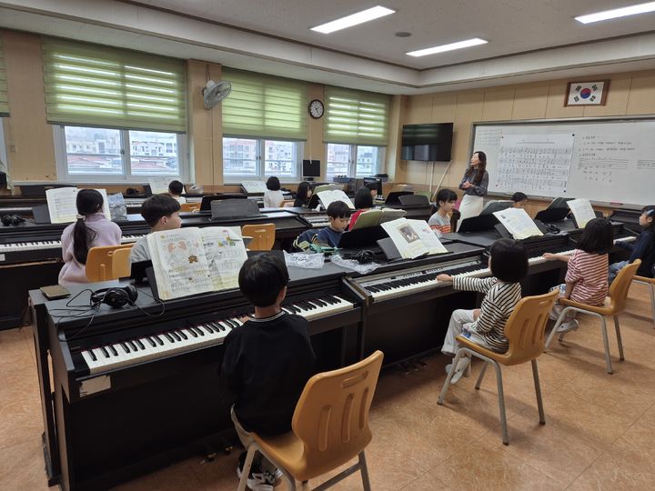 [제주=뉴시스] 제주 초등 방과 후 학교 수업 모습. (사진=제주도교육청 제공) *재판매 및 DB 금지