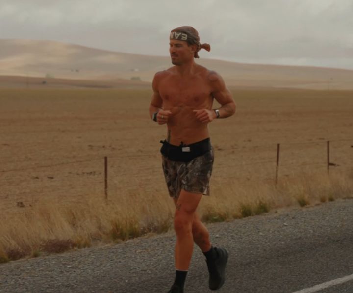 [뉴시스] 35일 동안 3800㎞를 달린 영국인 윌리엄 굿지가 호주 대륙을 도보로 횡단한 가장 빠른 사나이가 됐다. (사진=유튜브 'William Goodge' 캡처) 2025.05.21 *재판매 및 DB 금지