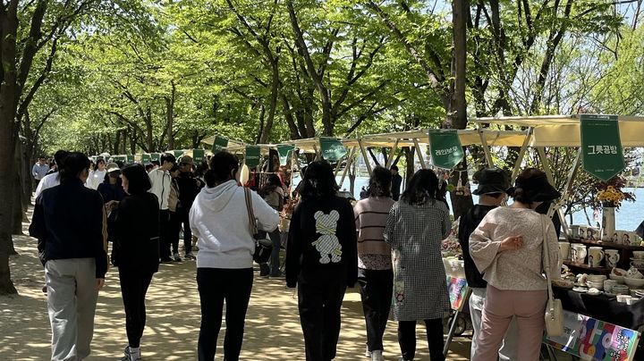 [대구=뉴시스] 대구시 수성구는 지역 공예문화 확산과 지역경제 활성화를 위해 들안예술마을 아트마켓 '들안아트몰'을 개최한다. (사진 = 대구시 수성구 제공) 2025.05.21. photo@newsis.com *재판매 및 DB 금지