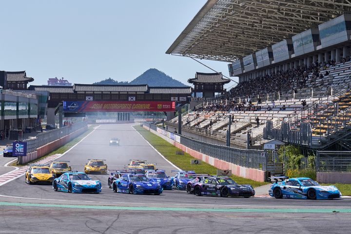 [무안=뉴시스] 아시아 모터스포츠 카니발. (사진=전남도 제공) 2025.05.21. photo@newsis.com *재판매 및 DB 금지