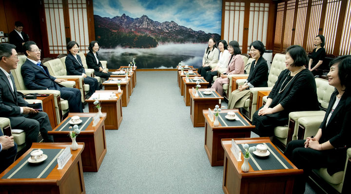  *재판매 및 DB 금지