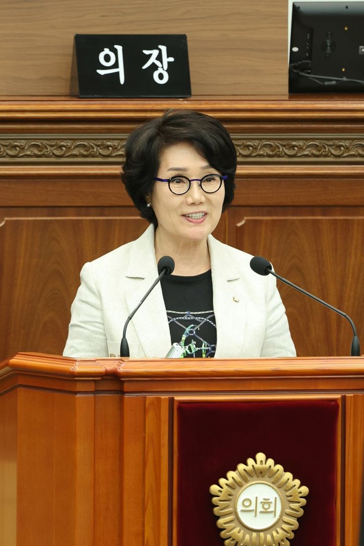 [창원=뉴시스] 강경국 기자 = 이종화 경남 창원시의원이 21일 열린 제143회 임시회 제2차 본회의에서 5분 발언을 하고 있다. (사진=창원시의회 제공). 2025.05.21. photo@newsis.com *재판매 및 DB 금지