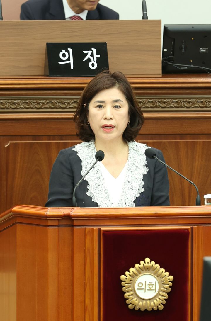 [창원=뉴시스] 강경국 기자 = 구점득 경남 창원시의원이 21일 열린 제143회 임시회 제2차 본회의에서 5분 발언을 하고 있다. (사진=창원시의회 제공). 2025.05.21. photo@newsis.com *재판매 및 DB 금지