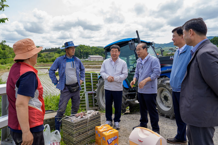[증평소식]이재영 군수, 농번기 농촌 일손 돕기 등
