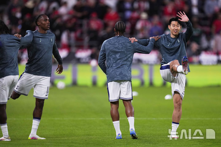 [빌바오=AP/뉴시스]토트넘 손흥민, 유로파리그 결승 선발 제외. 2025.05.21.