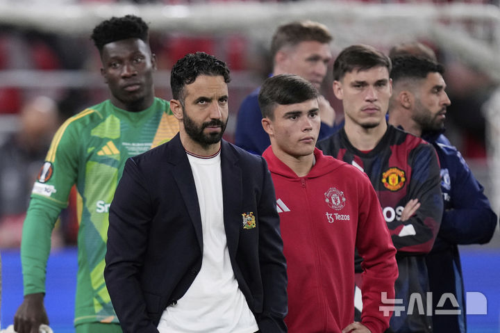 [빌바오=AP/뉴시스] 잉글랜드 프로축구 프리미어리그(EPL) 맨체스터 유나이티드의 후벵 아모림 감독. 2025. 5. 21.