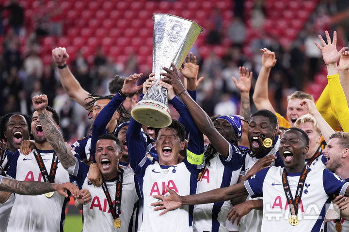 [빌바오=AP/뉴시스]손흥민, 유로파리그 우승으로 생애 첫 정상. 2025.05.21.