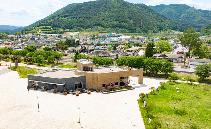 여량면 아우라지 돌과 이야기 카페 전경.(사진=정선군 제공) *재판매 및 DB 금지