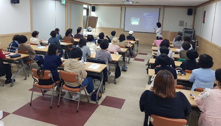 [거창=뉴시스] 거창군민 대상 찾아가는 성인지교육_아이돌보미 (사진=거창군 제공) 2025. 05. 22. photo@newsis.com *재판매 및 DB 금지