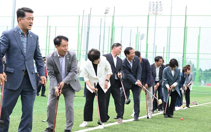 [거창=뉴시스] 거창군 제2스포츠타운 제2창포원 파크골프장 동시 준공식 (사진=거창군 제공) 2025. 05. 22. photo@newsis.com&nbsp;&nbsp; *재판매 및 DB 금지