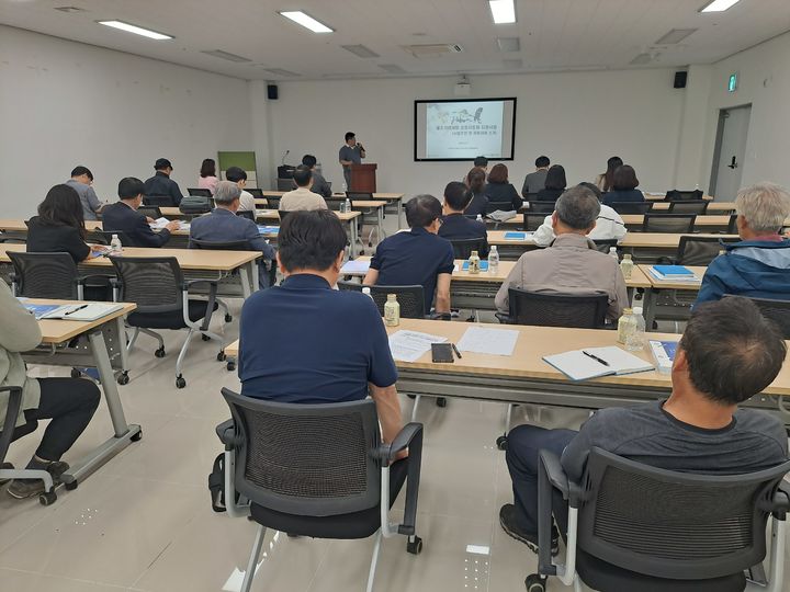 [안동=뉴시스] 지난 21일 안동 농수산물도매시장에서 '2025년 중소벤처기업부 추경사업 산불 피해 제조기업 지원 사업설명회'가 열리고 있다.(사진=경북도 제공) 2025.05.22. photo@newsis.com *재판매 및 DB 금지
