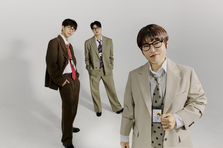 [서울=뉴시스] '고장난 타임머신'. (자료 = 안테나 제공) 2025.05.22. photo@newsis.com *재판매 및 DB 금지