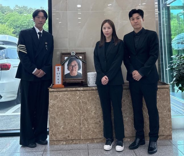 모친상 빽가 곁 지킨 신지·김종민 "잘 보내드렸다"