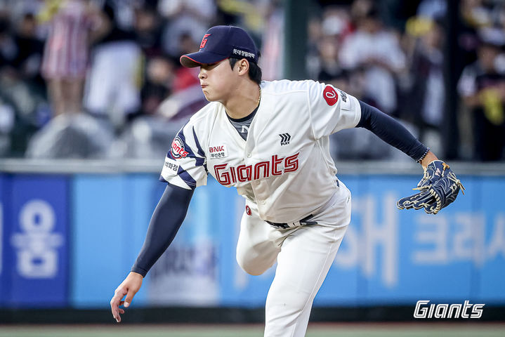 [서울=뉴시스] 프로야구 롯데 자이언츠의 이민석. (사진 = 롯데 자이언츠 제공) *재판매 및 DB 금지