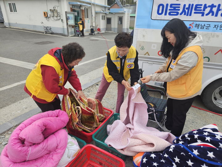  *재판매 및 DB 금지