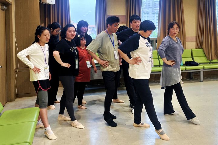 [수원=뉴시스] 발레클래스. (사진=수원시 제공) 2025.05.23. photo@newsis.com *재판매 및 DB 금지