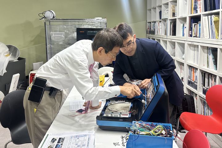 [부산=뉴시스] 현장애로지원 기술닥터제 컨설팅 모습. (사진=부산테크노파크 제공) 2025.05.23. photo@newsis.com *재판매 및 DB 금지