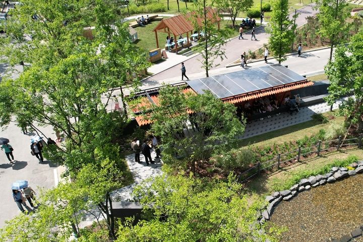 [서울=뉴시스]경동나비엔 '정원의 온도'.(사진=경동나비엔 제공) 2025.05.23. photo@newsis.com *재판매 및 DB 금지