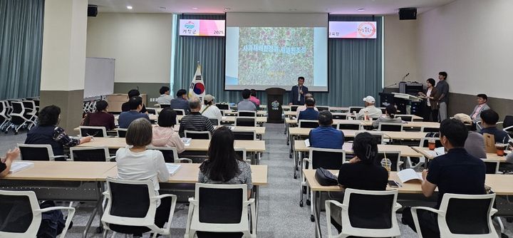 [거창=뉴시스] 거창군 귀농귀촌인 영농대학 사과반 (사진=거창군 제공) 2025. 05. 23. photo@newsis.com *재판매 및 DB 금지