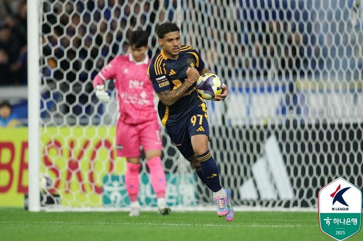 [서울=뉴시스] 프로축구 K리그1 울산 HD의 에릭. (사진=한국프로축구연맹 제공)