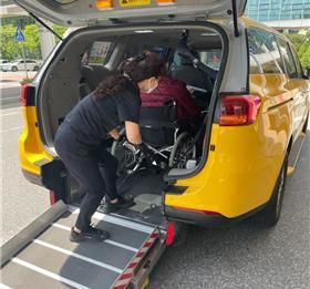 [대전=뉴시스]대전교통약자이동지원센터의 교통약자 이동지원 서비스. 2025. 05. 25 photo@newsis.com *재판매 및 DB 금지