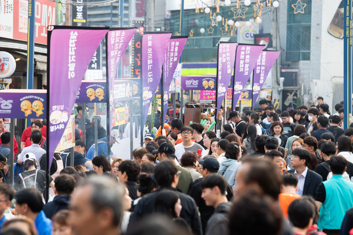 [구미=뉴시스] 인동 야시장 개장. (사진=구미시 제공) 2025.05.25 photo@newsis.com&nbsp; *재판매 및 DB 금지