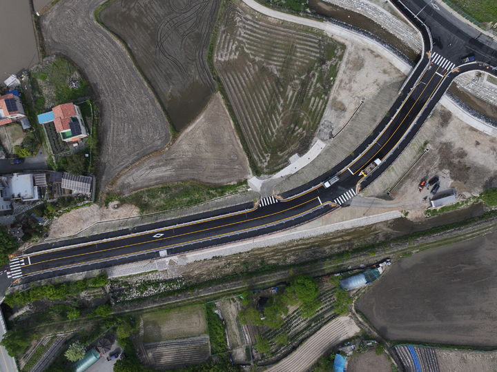 [계룡=뉴시스]계룡시 엄사면 향한리 도시계획도로(드론촬영). 2025. 05. 25 photo@newsis.com *재판매 및 DB 금지