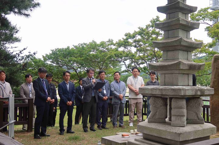 [김해=뉴시스]렛츠런파크 부산경남, 말 위령제.(사진=렛츠런파크 부산경남 제공) 2025.05.25.photo@newsis.com *재판매 및 DB 금지