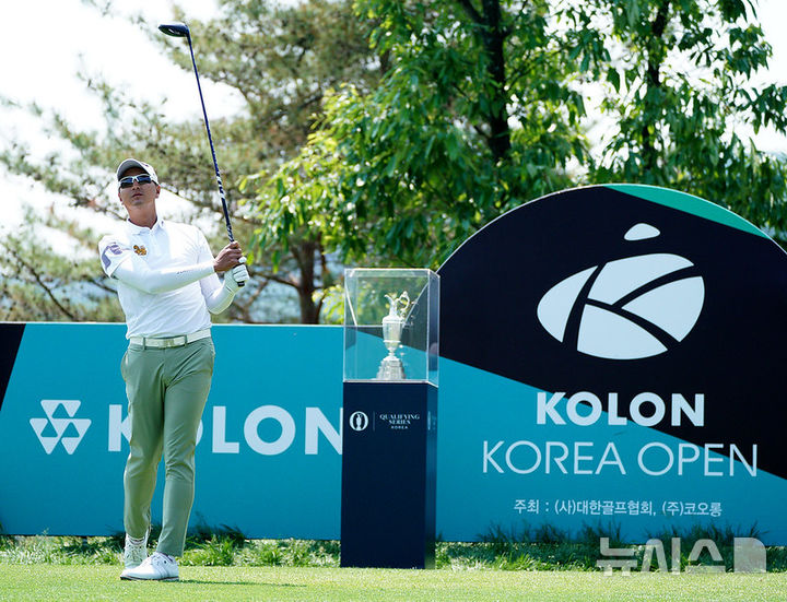 [서울=뉴시스]한국오픈 우승한 태국 출신 깨우깐자나. (사진=코오롱한국오픈조직위원회 제공)