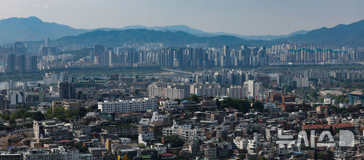 [서울=뉴시스] 조수정 기자 = 25일 서울 시내 아파트 등 주택. 2025.05.25. chocrystal@newsis.com