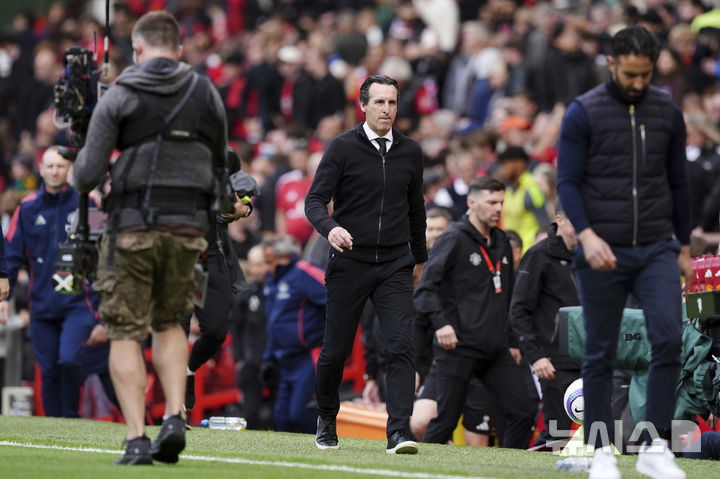 [맨체스터=AP/뉴시스] 잉글랜드 프로축구 프리미어리그(EPL) 아스톤 빌라의 우나이 에메리 감독. 2025. 5. 25.