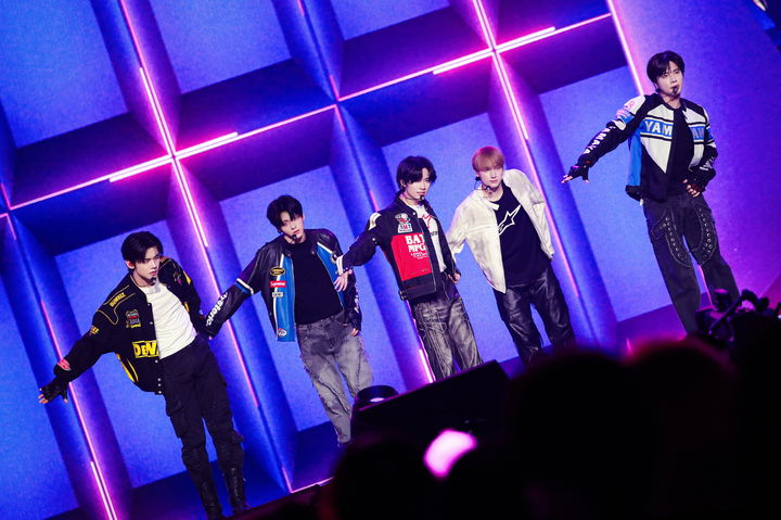 [서울=뉴시스] 그룹 '투모로우바이투게더'가 지난 25일 도쿄에서 '액트 : 프로미스 에피소드 2'(ACT : PROMISE EP.2)를 성황리에 마쳤다고 소속사 빅히트뮤직이 26일 밝혔다. (사진=빅히트뮤직 제공) 2025.05.28 photo@newsis.com *재판매 및 DB 금지