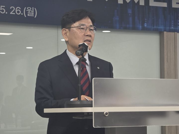 [서울=뉴시스] 강은정 수습 기자=26일 서울 영등포구 중소기업중앙회에서 기자회견을 하고 있는 이대희 한국벤처투자 신임 대표이사. 2025.05.26. eunduck@newsis.com *재판매 및 DB 금지