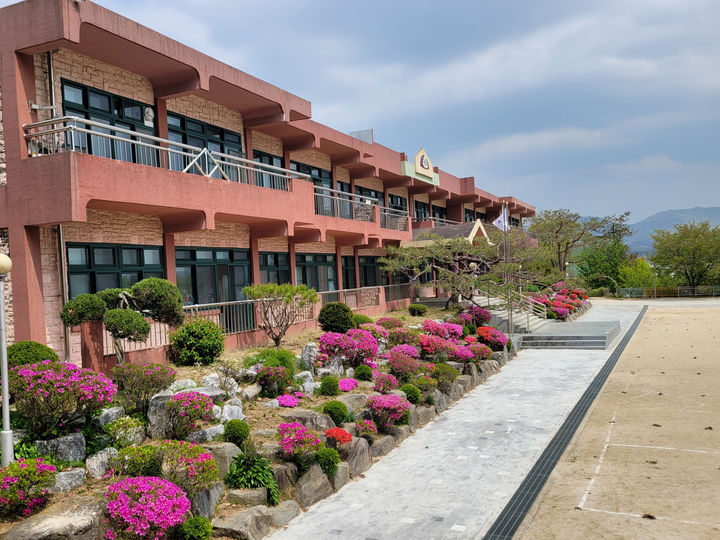 청주 신송초등학교 전경. *재판매 및 DB 금지