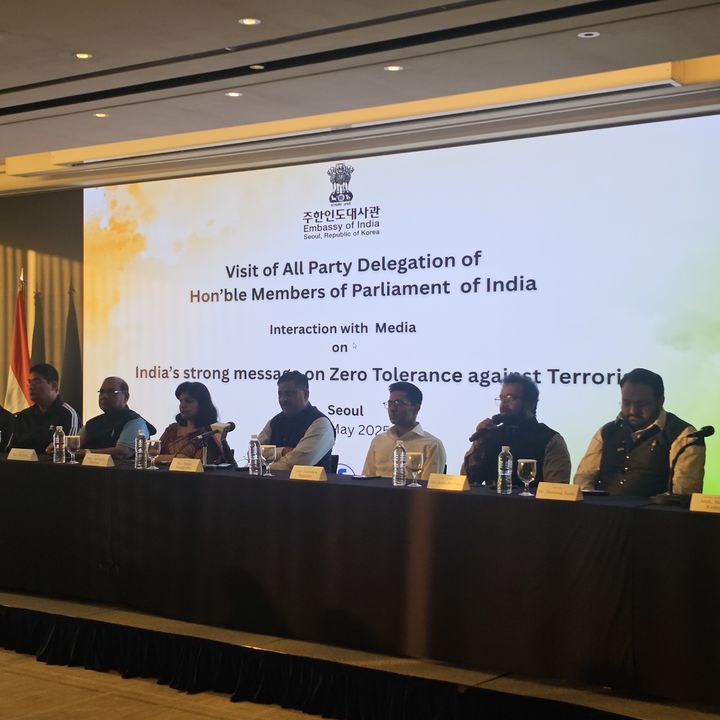 [서울=뉴시스] 임철휘 기자 = 인도 의회 초당적 고위급 대표단은 26일 서울 중구 웨스틴조선호텔에서 브리핑을 열고 "파할감에서 발생한 비인도적인 테러 공격은 파키스탄의 지원 아래 조직된 것"이라며 "테러리스트와 그 후원자 사이에 어떤 관용도 있어서는 안 된다"고 밝혔다. 2025.05.26. fe@newsis.com&nbsp; *재판매 및 DB 금지