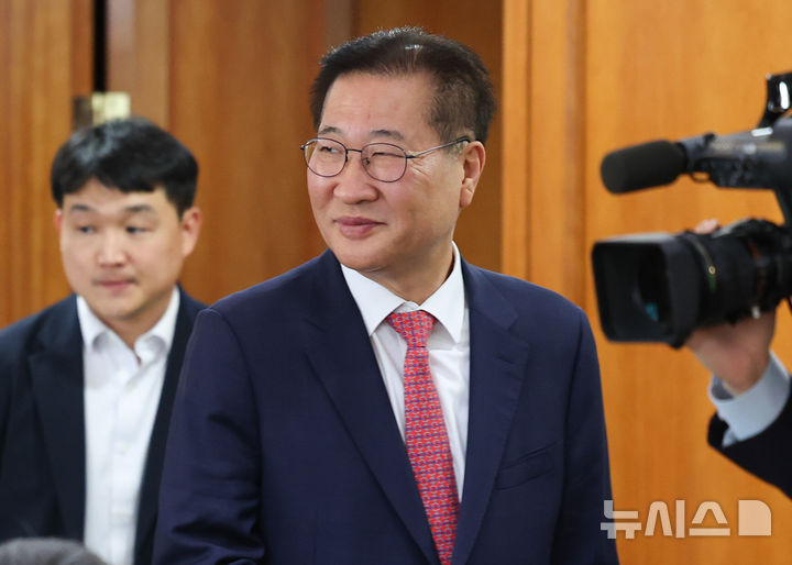 [서울=뉴시스] 최진석 기자 = 박성재 법무부 장관이 26일 정부서울청사에서 열린 제2차 공명선거 관계장관 회의에 참석하고 있다. 2025.05.26. myjs@newsis.com