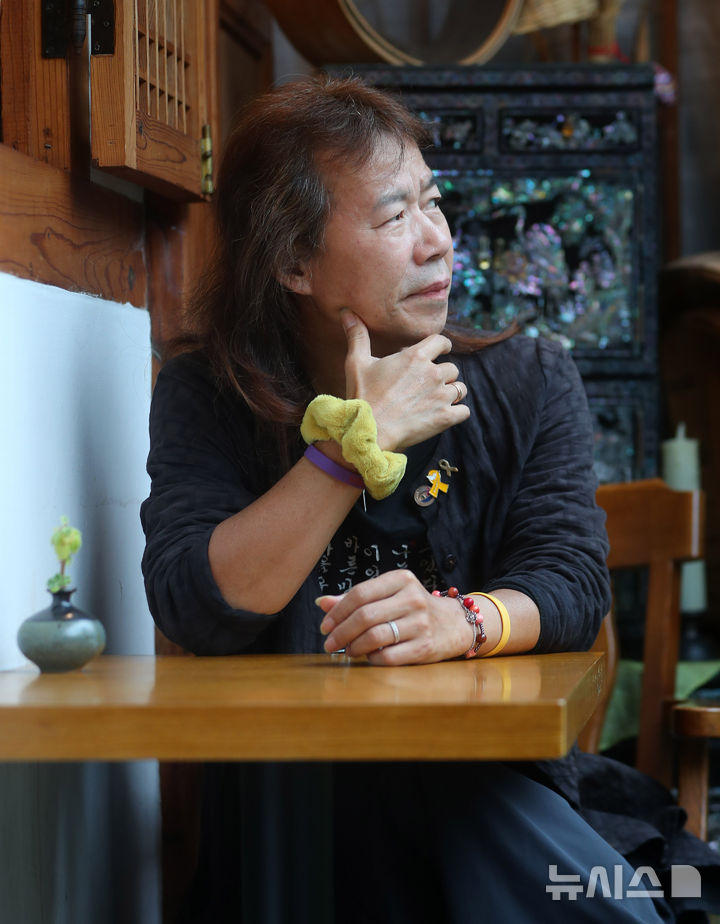 [서울=뉴시스] 김혜진 기자 = 배우 이상훈이 지난 23일 서울 종로구 더한옥에서 뉴시스와 인터뷰에 앞서 포즈를 취하고 있다. 2025.06.03. jini@newsis.com