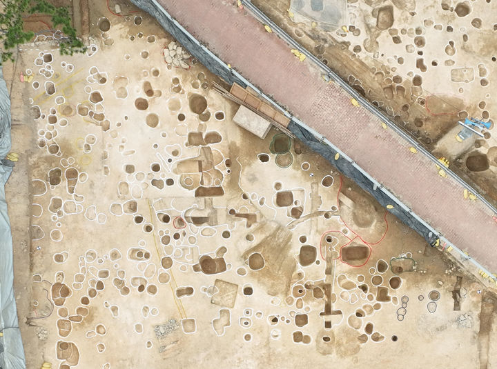 [서울=뉴시스] 부여 부소산성 17차 발굴조사에서 확인된 굴립주 건물지 (사진=국가유산청 제공) 2025.05.27. photo@newsis.com *재판매 및 DB 금지