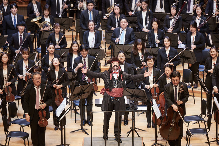 *재판매 및 DB 금지[서울=뉴시스] 2018년 롯데콘서트홀 '한스 짐머 VS 존 윌리엄스' 국내 초연 공연 모습. (사진=롯데콘서트홀 제공) 2025.05.27. photo@newsis.com 