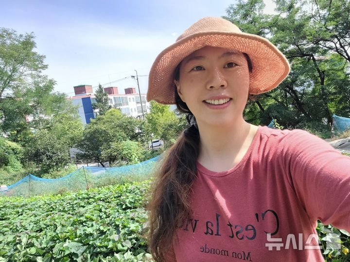 [서울=뉴시스]인하대학교병원에서 뇌사 장기기증으로 심장, 폐장, 간장, 신장(양측)을 5명에게 기증하고 인체 조직기증으로 100여 명의 기능적 장애가 있는 환자의 재건과 기능 회복을 돕고 숨진 故 이지혜(43)씨. (사진= 한국장기조직기증원 제공) 2025.05.27. photo@newsis.com. 